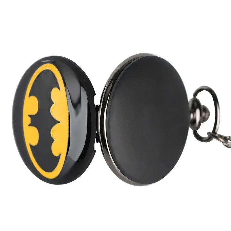 Relógio de Bolso Batman com Tampa Flip – Estilo Vintage e Elegância para Fãs de Super-Heróis!